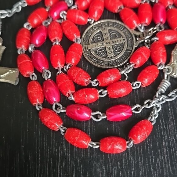 Red Beaded Rosary with Silver Toned Cross Unisex Medals Charms 2 Toned Reds - Picture 3 of 16